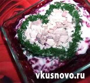 Салат с маринованным луком и свининой «слезы любви»